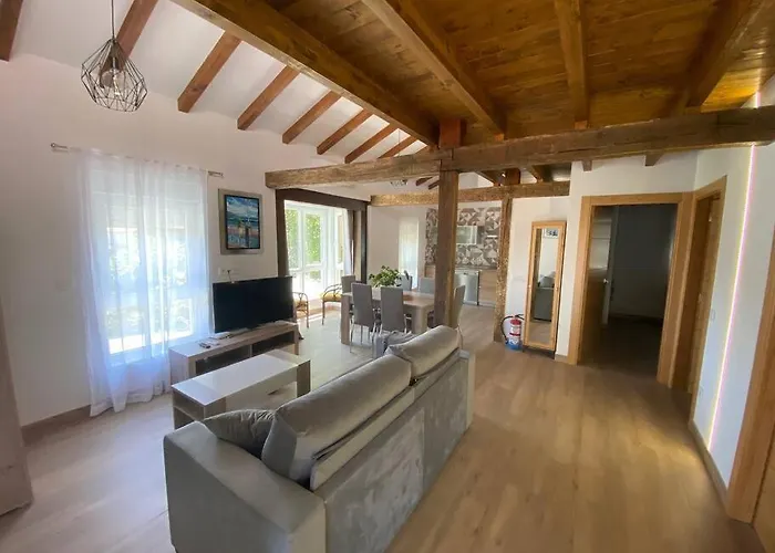 Casa Berzoso En * Gajano